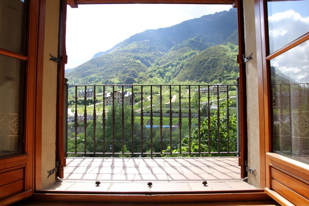Apartamentos Los Tilos Benasque Bilik gambar