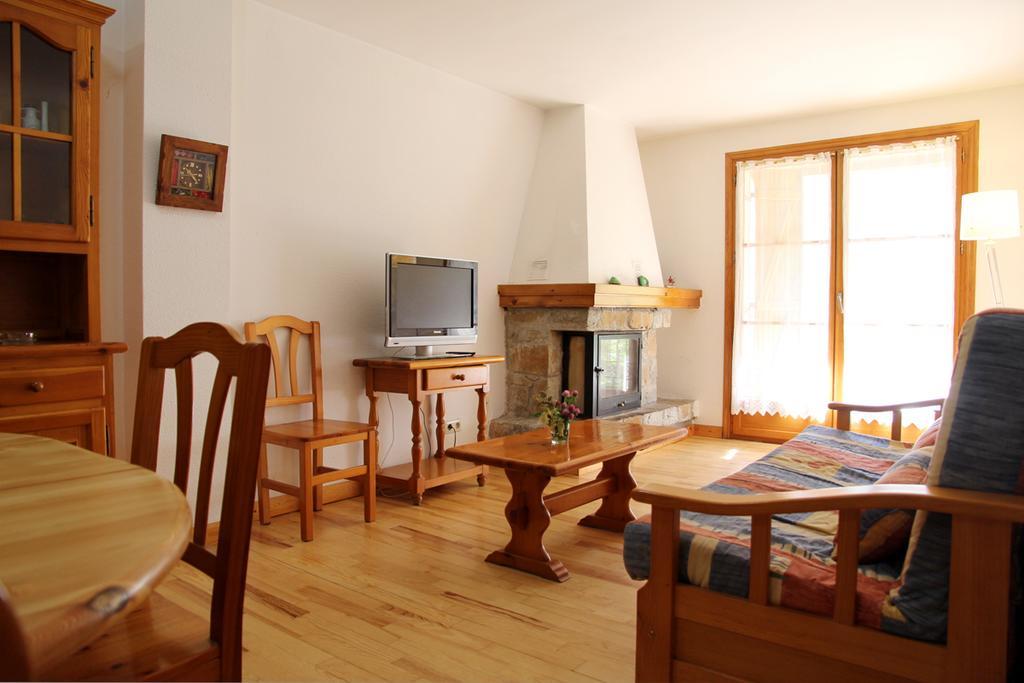 Apartamentos Los Tilos Benasque Bilik gambar