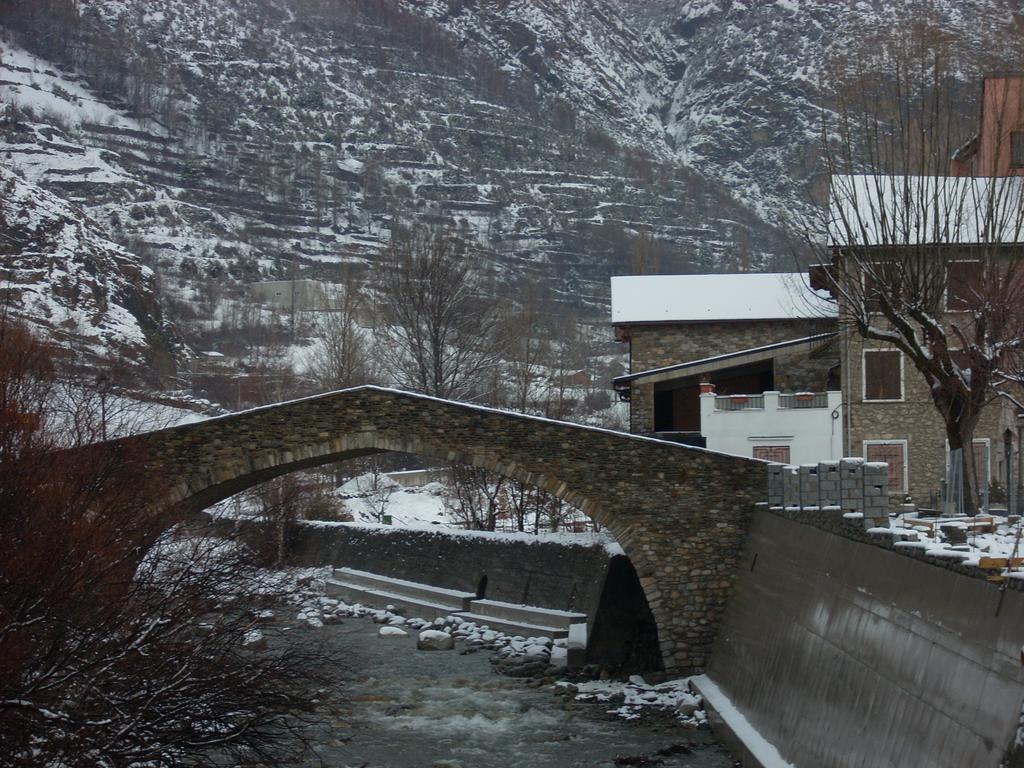 Apartamentos Los Tilos Benasque Bilik gambar